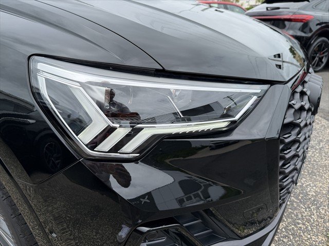 2025 Audi Q3 35 TFSI S line edition