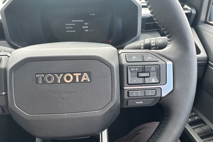 2025 Toyota Hilux SR5 48V