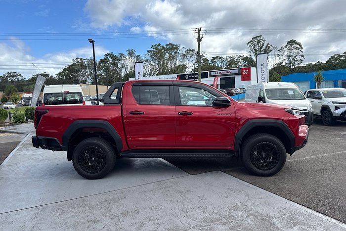 2025 Toyota Hilux SR5 48V