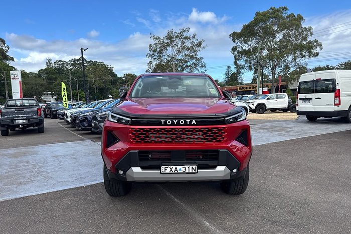 2025 Toyota Hilux SR5 48V