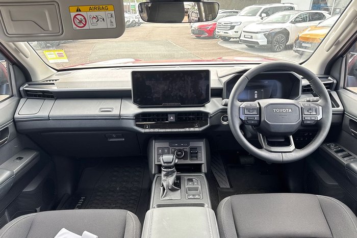 2025 Toyota Hilux SR5 48V