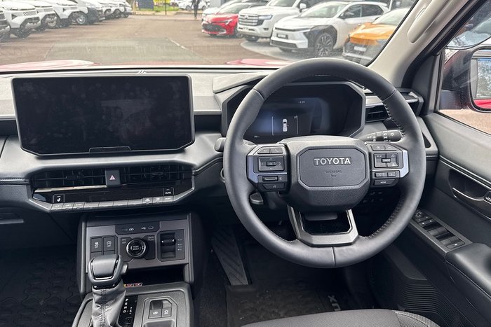 2025 Toyota Hilux SR5 48V