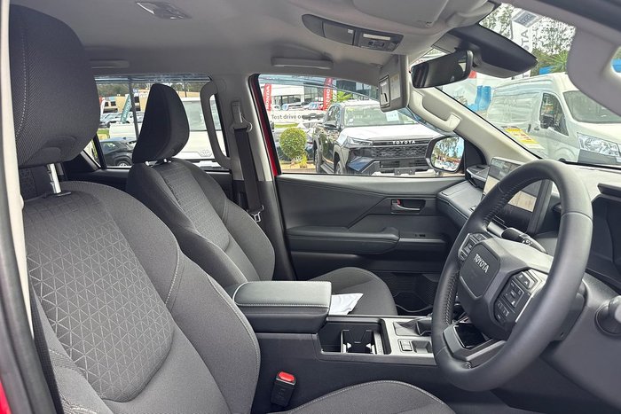 2025 Toyota Hilux SR5 48V