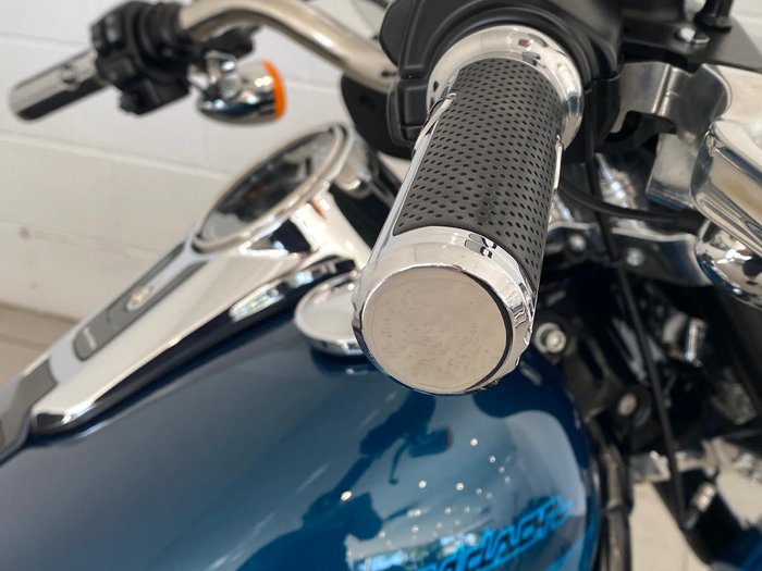 2020 Harley-Davidson Sport Glide 107 (FLSB) Softail Blue