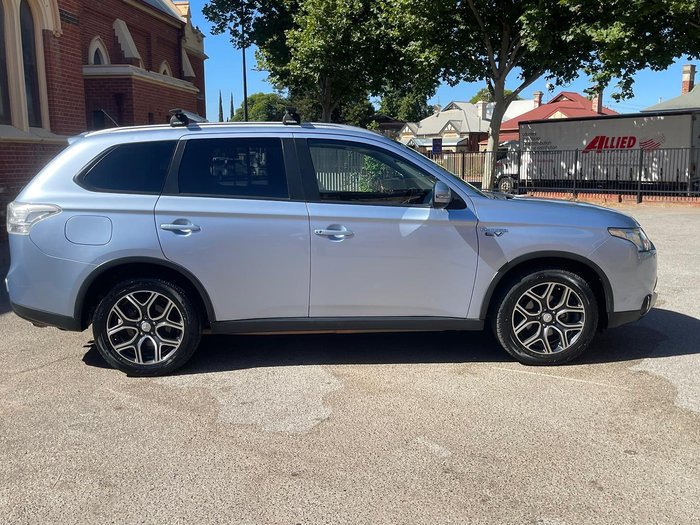 2014 Mitsubishi Outlander PHEV