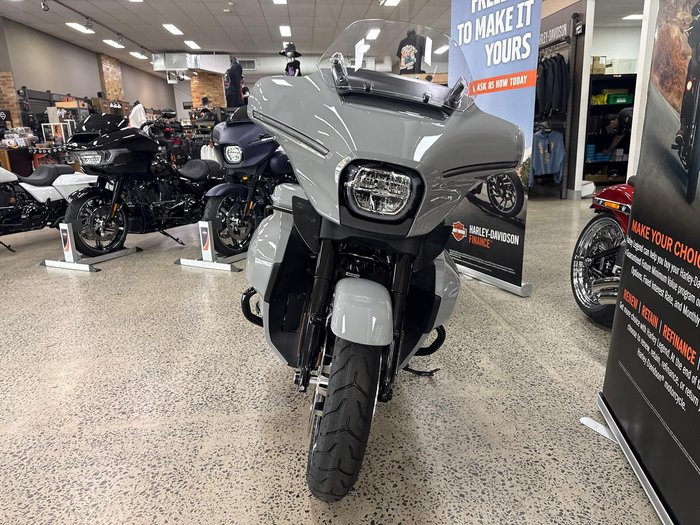 2025 Harley-Davidson Street Glide Ultra 117 (FLHXU) Touring Grey