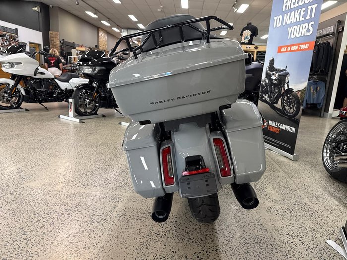 2025 Harley-Davidson Street Glide Ultra 117 (FLHXU) Touring Grey