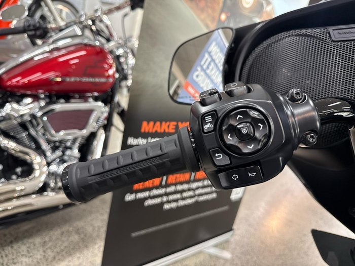 2025 Harley-Davidson Street Glide Ultra 117 (FLHXU) Touring Grey