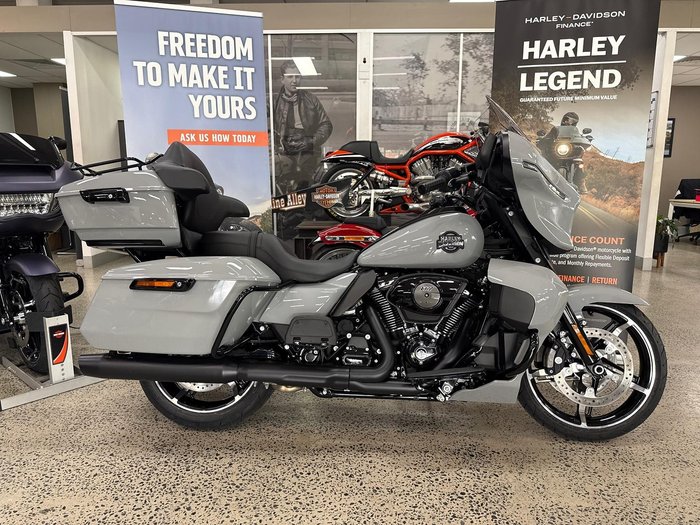 2025 Harley-Davidson Street Glide Ultra 117 (FLHXU) Touring Grey
