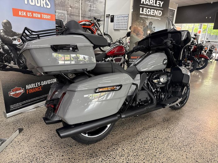 2025 Harley-Davidson Street Glide Ultra 117 (FLHXU) Touring Grey