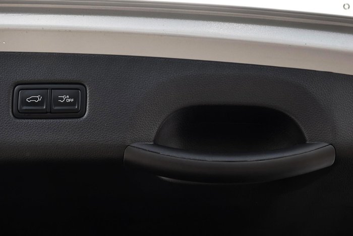 2025 Kia Carnival GT-Line HEV