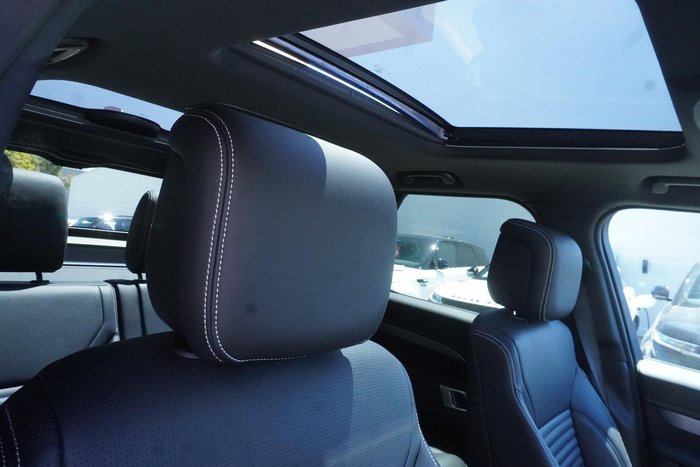 2025 Land Rover Discovery D350 Dynamic SE