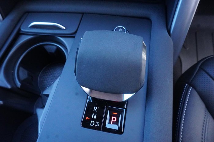 2025 Land Rover Discovery D350 Dynamic SE