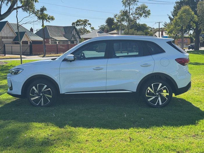 2025 MG ZS Essence Turbo ZS32 MY25 Dover White