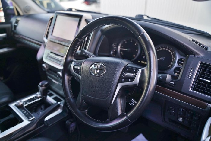 2017 Toyota Landcruiser VX