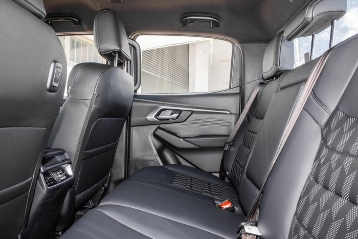 2025 Isuzu D-MAX LS-U+