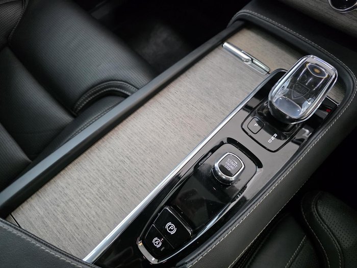 2022 Volvo XC90 B6 Inscription