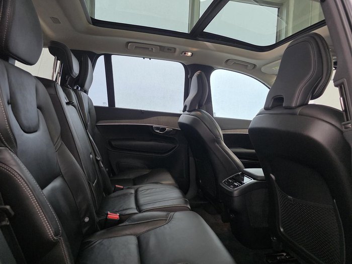 2022 Volvo XC90 B6 Inscription