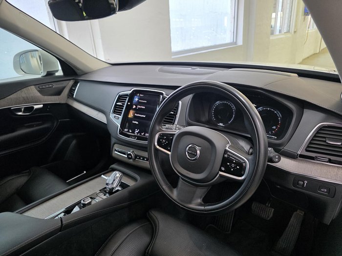 2022 Volvo XC90 B6 Inscription