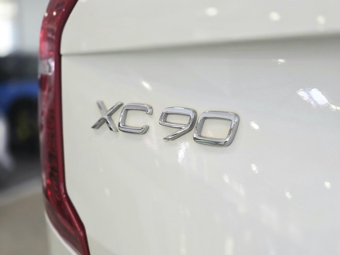 2022 Volvo XC90 B6 Inscription