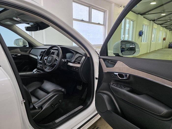 2022 Volvo XC90 B6 Inscription