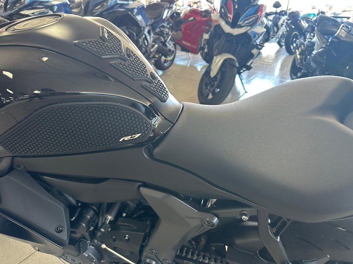 2025 Yamaha YZF-R7 LAMs YZF-R Black