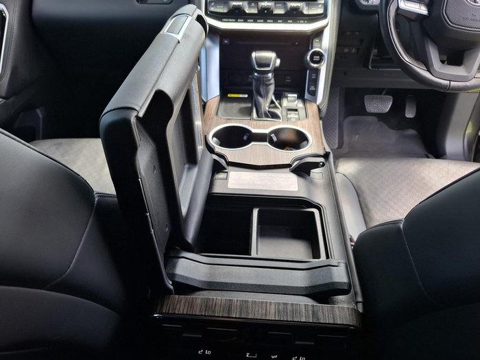 2024 Toyota Landcruiser Sahara