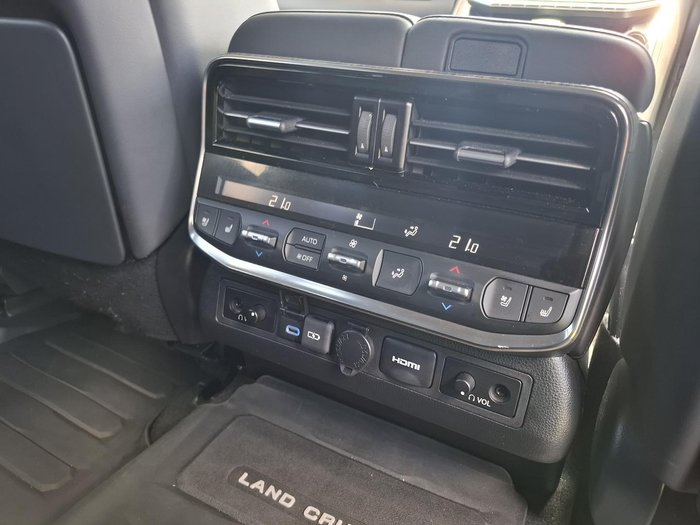 2024 Toyota Landcruiser Sahara