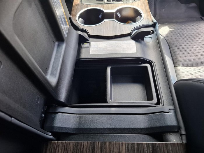 2024 Toyota Landcruiser Sahara