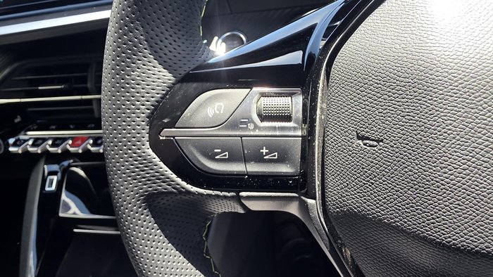 2023 Peugeot e-2008 GT