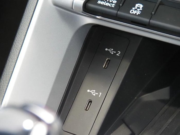 2024 Audi Q3 35 TFSI S line