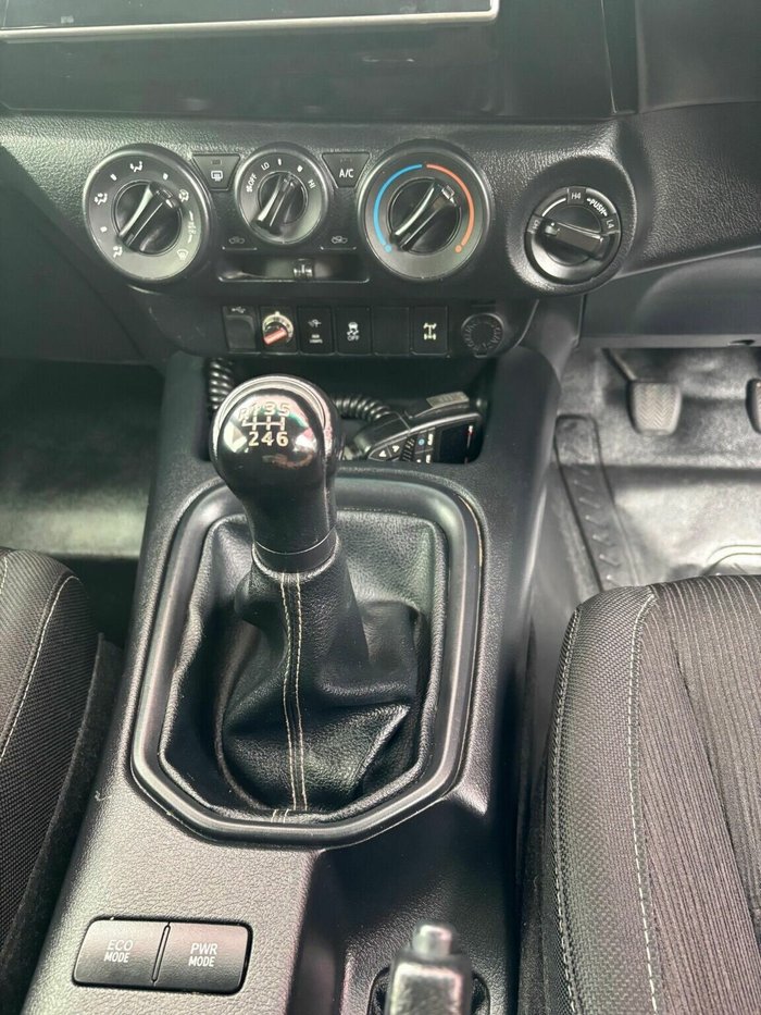 2017 Toyota Hilux SR