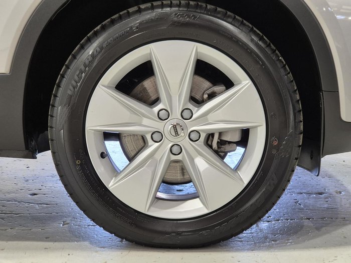 2022 Volvo XC40 Plus B4