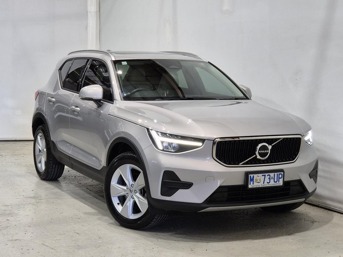2022 Volvo XC40 Plus B4 MY23 Silver Dawn