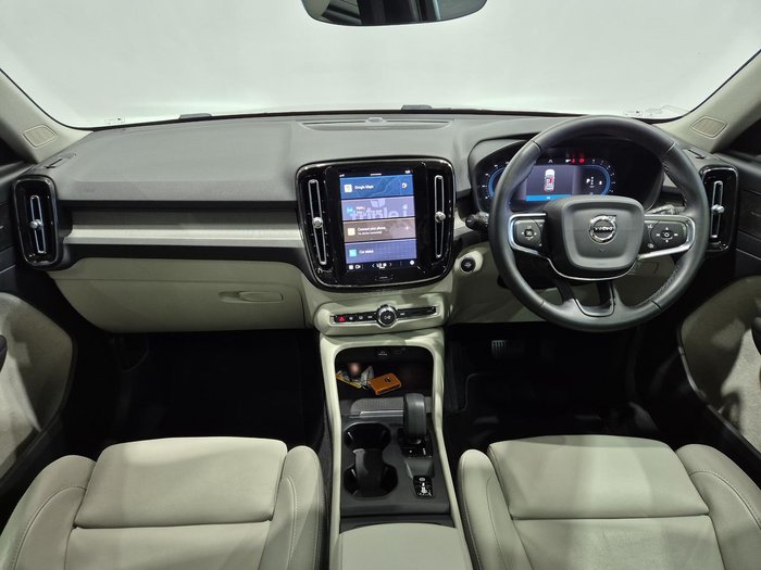 2022 Volvo XC40 Plus B4