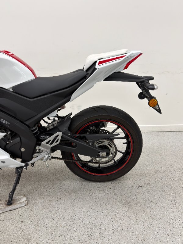 2021 YAMAHA YZF-R15 White