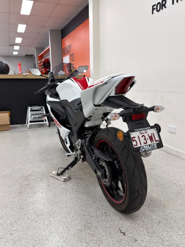 2021 YAMAHA YZF-R15 White