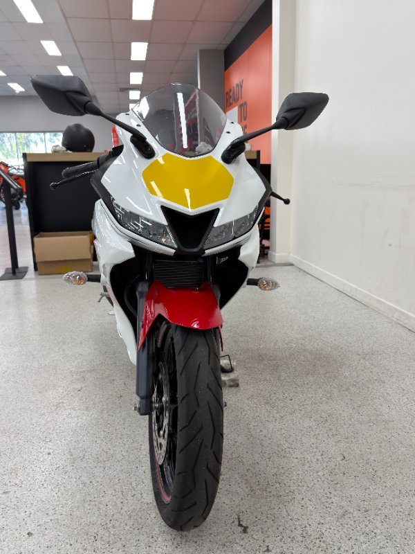 2021 YAMAHA YZF-R15 White