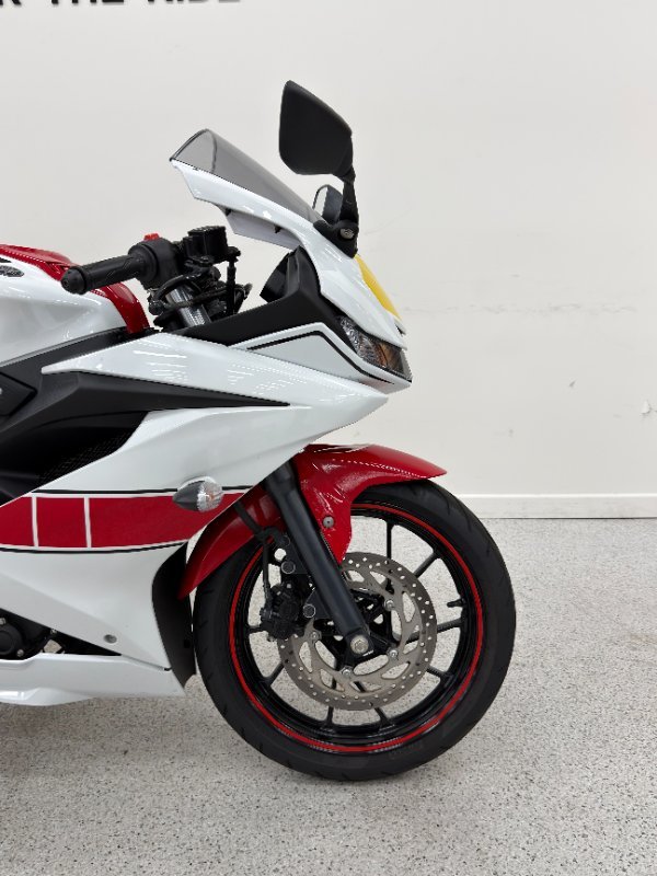2021 YAMAHA YZF-R15 White