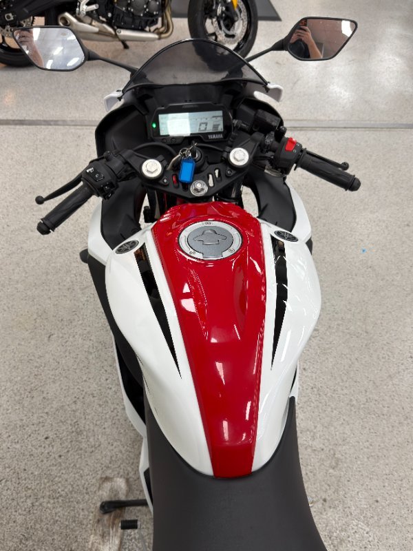2021 YAMAHA YZF-R15 White