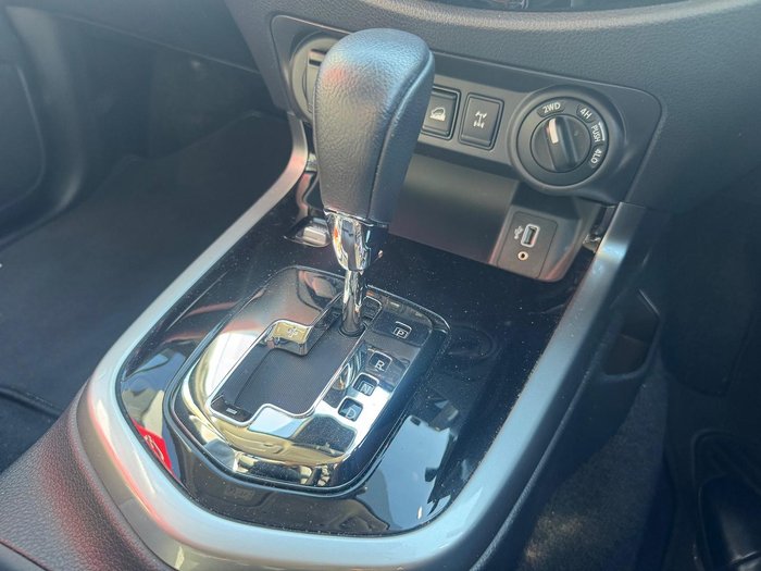 2023 Nissan Navara ST-X