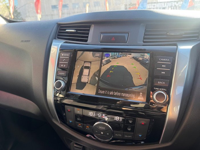 2023 Nissan Navara ST-X