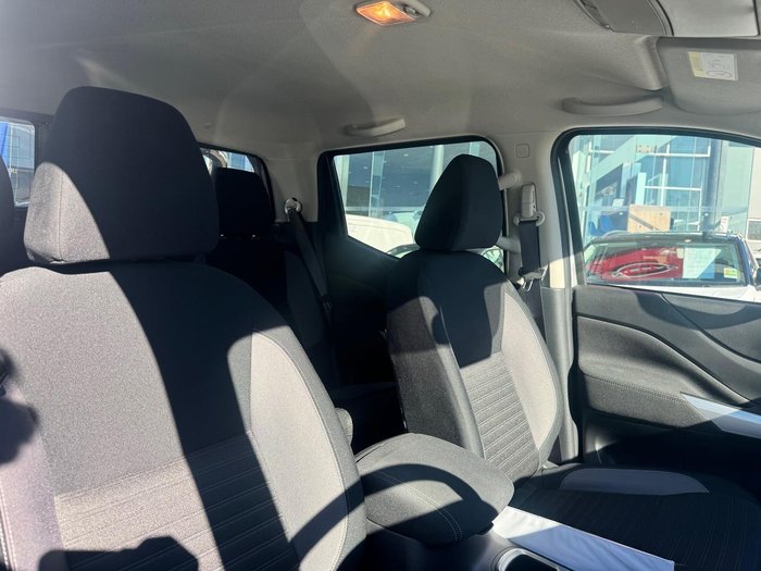 2023 Nissan Navara ST-X