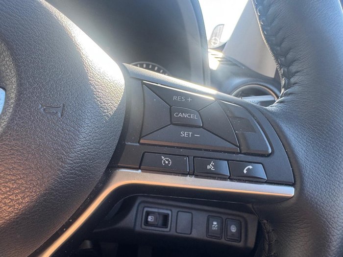 2023 Nissan Navara ST-X