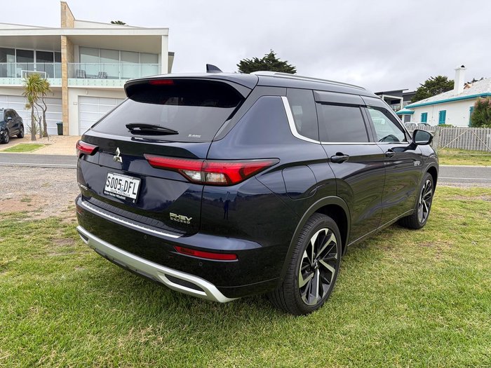 2025 Mitsubishi Outlander PHEV Exceed