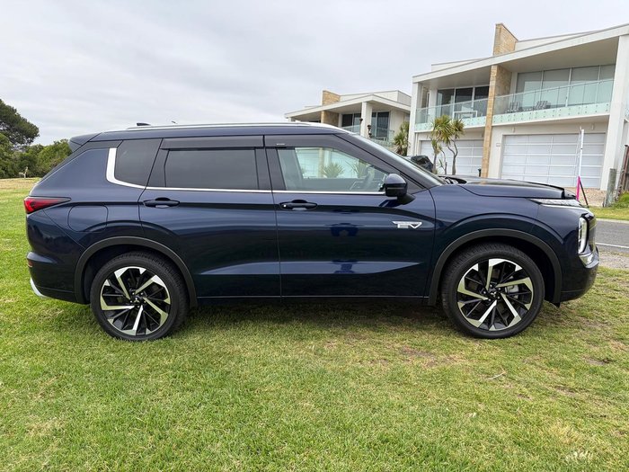 2025 Mitsubishi Outlander PHEV Exceed