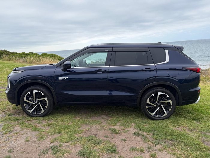 2025 Mitsubishi Outlander PHEV Exceed