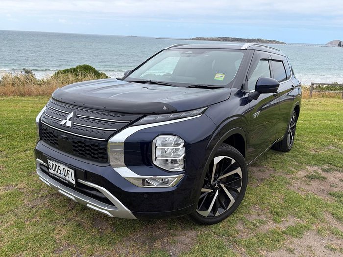 2025 Mitsubishi Outlander PHEV Exceed