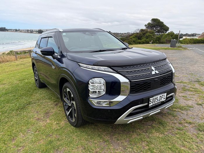 2025 Mitsubishi Outlander PHEV Exceed