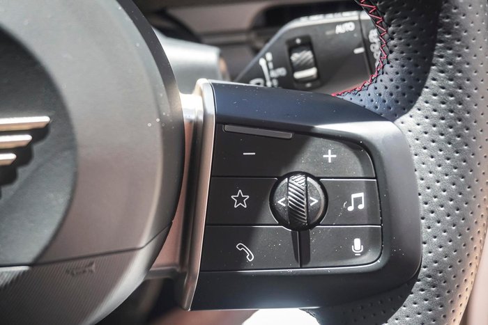 2025 MINI Aceman JCW E Favoured